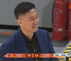 开云公司-广东为何3分被投爆？媒体人怒喷2人：他俩哪里能跟上曾凡博的腿脚