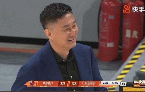 开云公司-广东为何3分被投爆？媒体人怒喷2人：他俩哪里能跟上曾凡博的腿脚